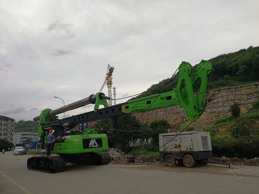 220kN.M Mesin Pengeboran Rotary KR220C 66t Lubuk Pengeboran 64 / 51m 35 Mpa Rotary Piling Rig