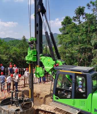 KR90C Torque 90KN.M Hydraulic Piling Rig 1200 Mm Kedalaman 32M Kecepatan Rotasi 8 - 30 Rpm