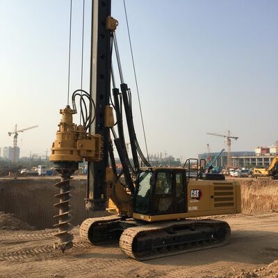 CAT Chassis KR300C Hydraulic Rotary Drilling Rig dengan kedalaman 54m 320 kN.m Torsi dan diameter 2500mm