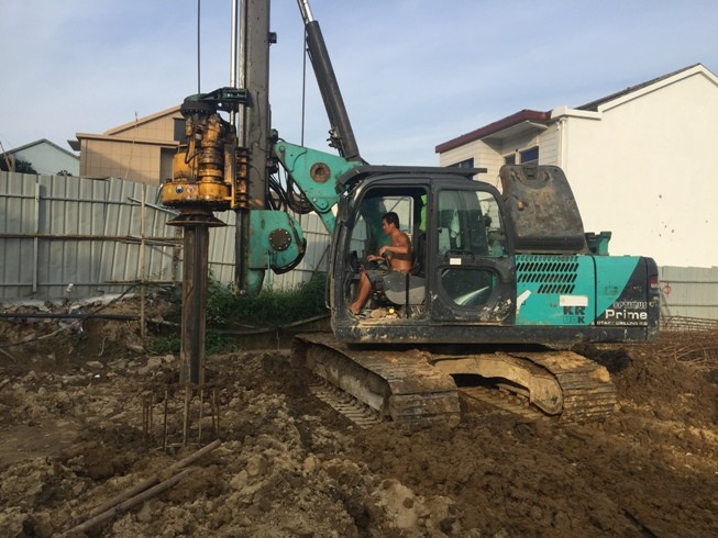 Piling Rig Indonesoa Peralatan Mengemudi Pile Mobile Tahan Lama Torsi Maks 80 kN.m KR80K ...