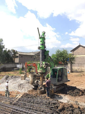 Rig Piling Bergerak Beroda dengan Torsi 90 kN.m, Kecepatan Transportasi 40 km/jam dan kedalaman Pengeboran 24 m